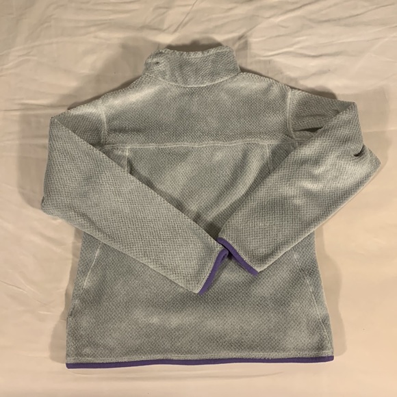 🚫🚫SOLD🚫🚫 Gray Patagonia with Purple Accents - Picture 8 of 8